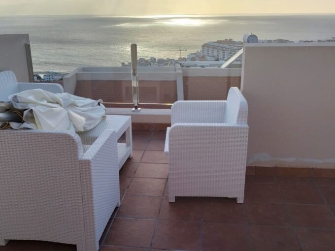 Espectacular Adosado de Esquina en Venta en Puerto de Santiago
